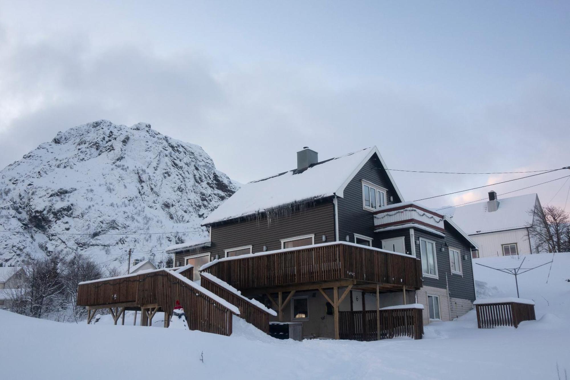 Kb Basement Apartment Sørvågen 外观 照片