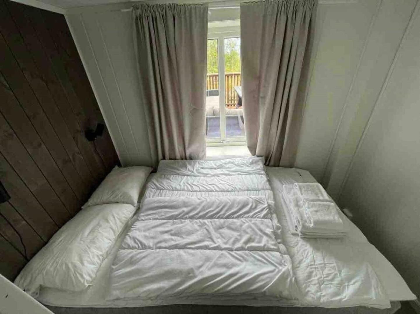 Kb Basement Apartment Sørvågen 外观 照片