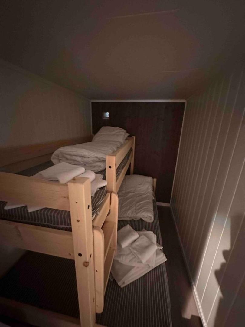 Kb Basement Apartment Sørvågen 外观 照片