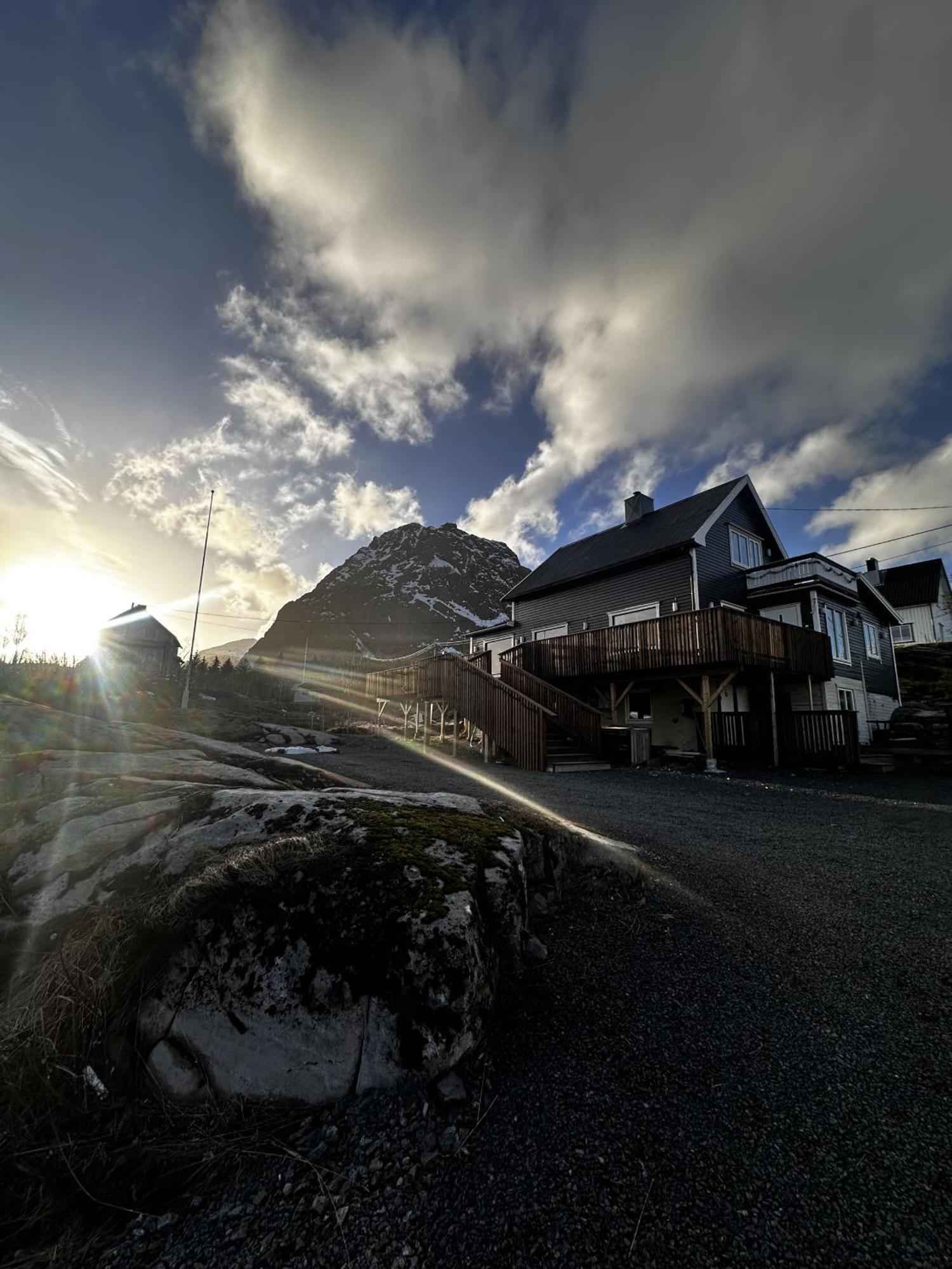 Kb Basement Apartment Sørvågen 外观 照片