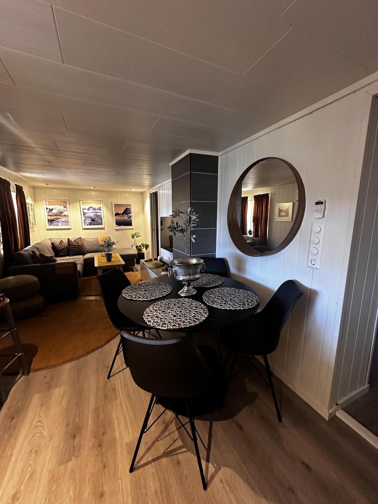 Kb Basement Apartment Sørvågen 外观 照片